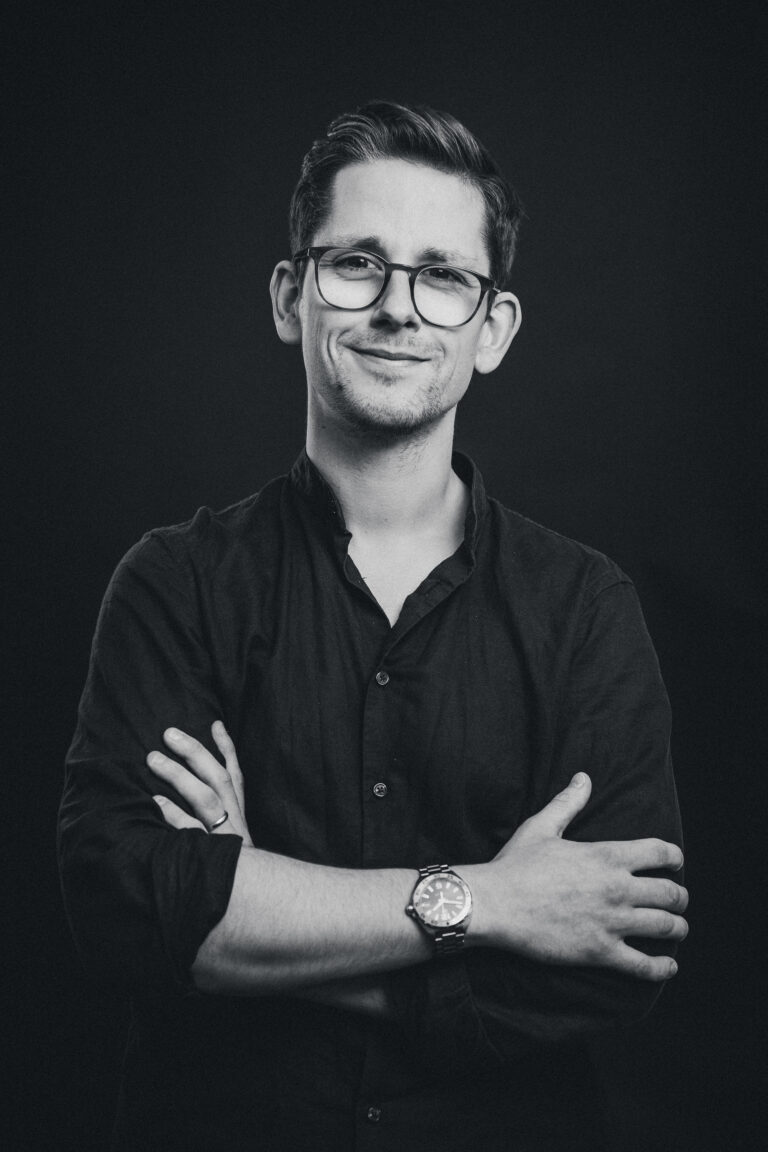 Philipp Reinecke. Geschäftsführer philm GmbH und Experte für Video Strategie, Videoschnitt und Kamera